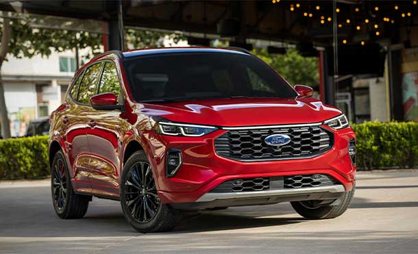 Ford Escape Hybrid, plug-in SUV for efficient travel with its combined engine