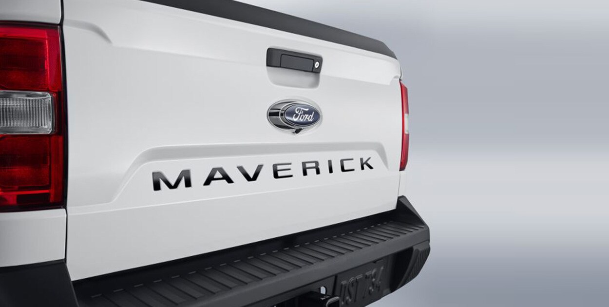Conoce Accesorios Ford Maverick en PR, Letras de Puerta Trasera Negro Platinum