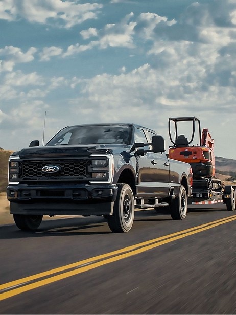 2025 Ford Super Duty F250 Pickup is able to tow 9.9 tons of cargo