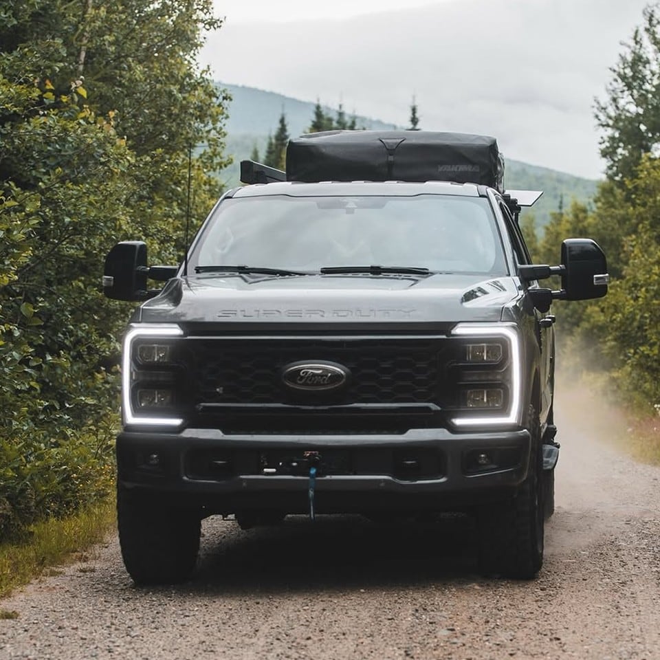 Ford Super Duty F250, pickup equipped with the necessary power for whatever your task may be