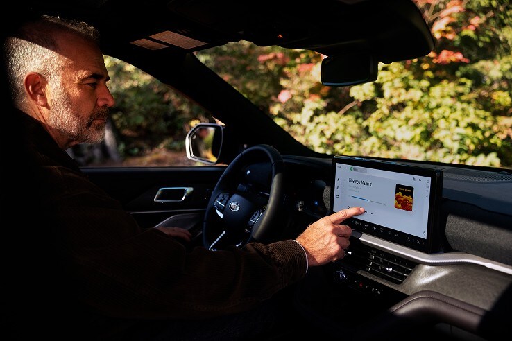 La SUV Ford Explorer cuenta con tecnología avanzada y asistencias de manejo para tu comodidad