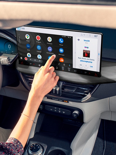 Cabina inteligente de la Ford Escape con pantalla central de 13.2 pulgadas y sistema SYNC4