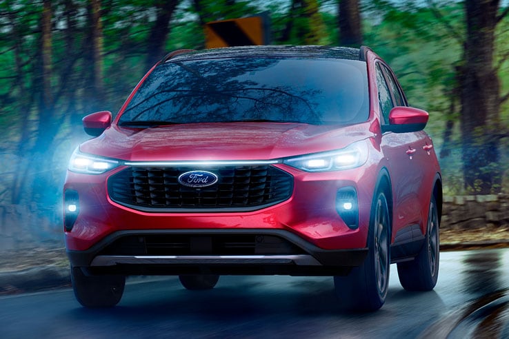 Firma lumínica delantera con barra de luz LED en la guagua Ford Escape 2026