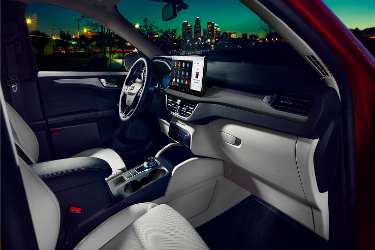 Acabados premium de la Ford Escape tapiceria de asientos en ActiveX acolchado y volante deportivo
