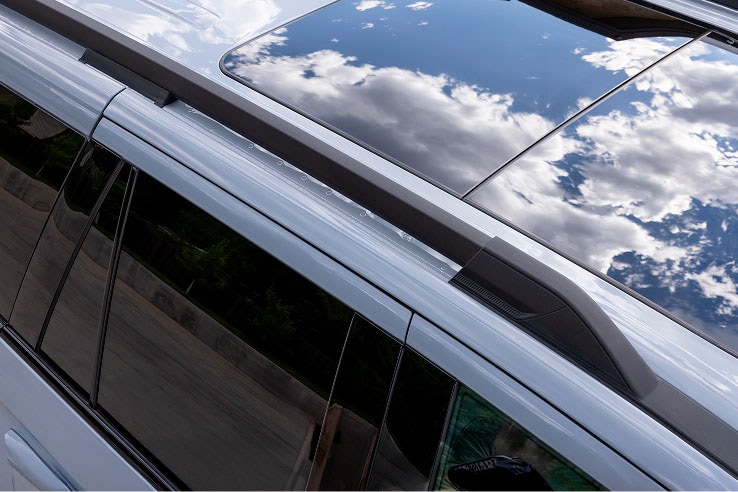 Paquete Stealth Appearance de Ford Expedition Platinum 2026, con acabados en negro