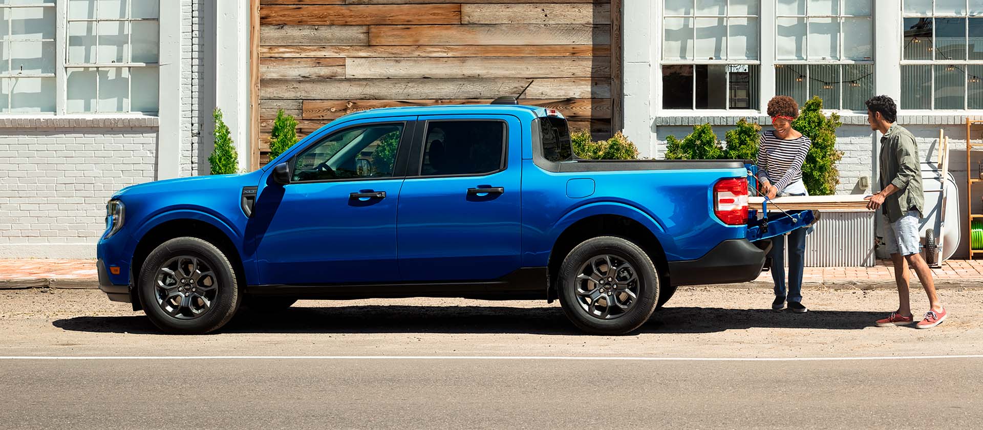 Ford Maverick 2025 en Puerto Rico destacando su diseño exterior moderno y urbano