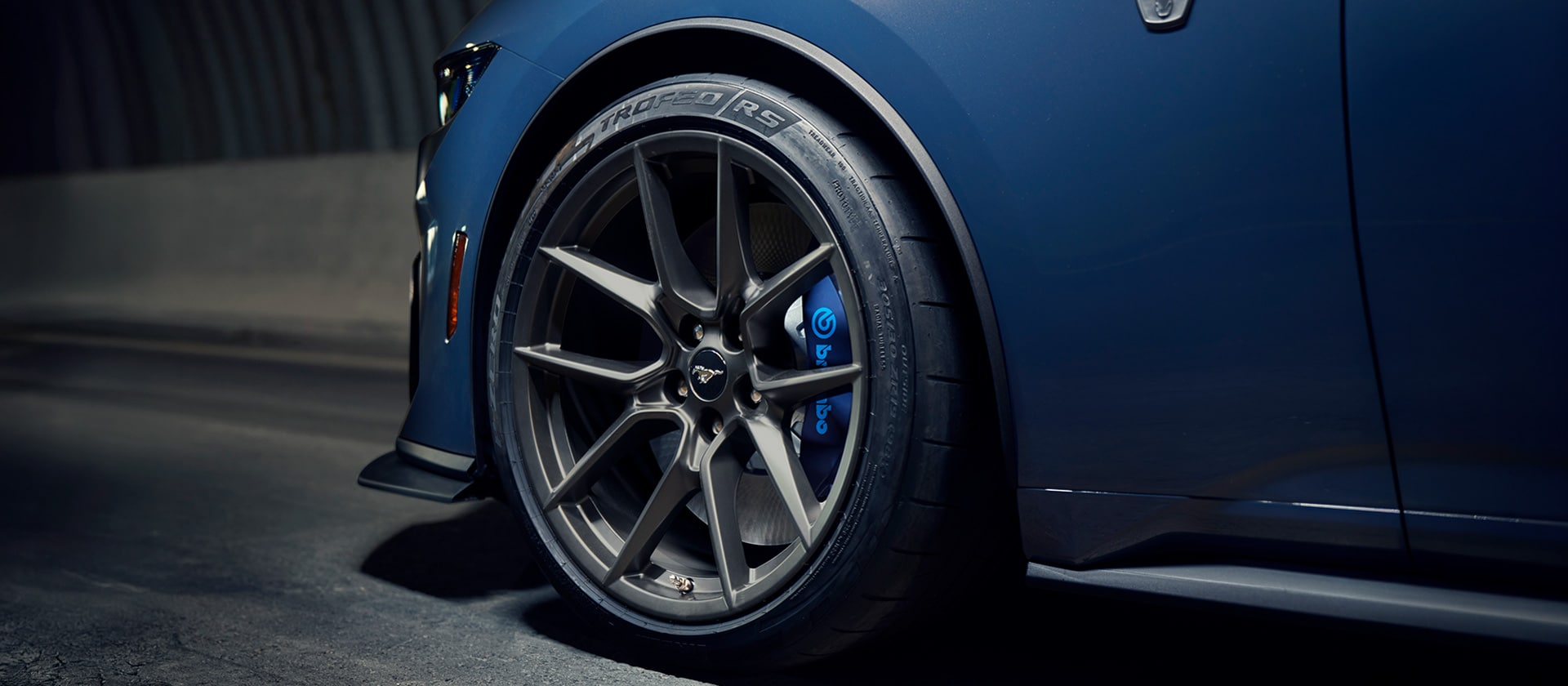 Sistema antibloqueo de frenos brinda seguridad en el vehículo deportivo Ford Mustang Dark Horse 2026