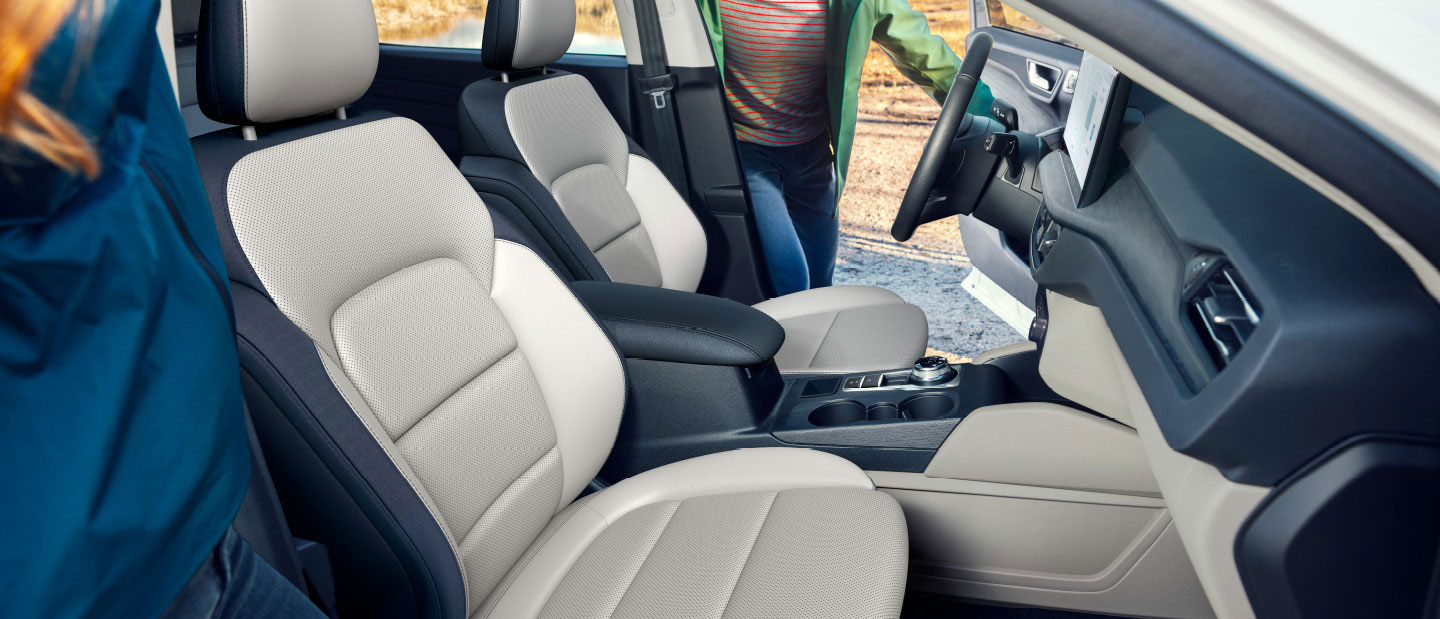 Enjoy all your journeys comfortably in the 2023 Ford Escape thanks to its Ample Interior Space