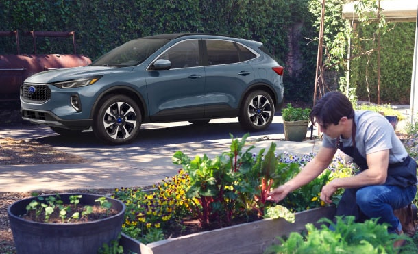 2023 Ford Escape® Hybrid SUV with Chrome Window Moldings and Aluminum Wheels