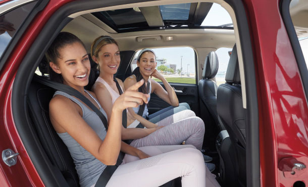 2023 Ford Escape Hybrid features Panoramic Vista Roof. Discover it!