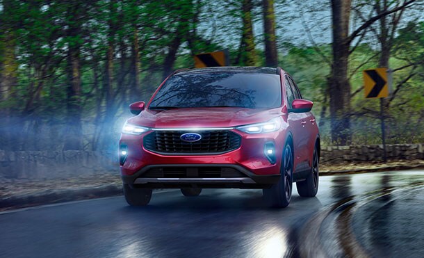 The 2023 Ford Escape Hybrid is equipped with Disconnecting All-Wheel Drive AWD. Discover it!