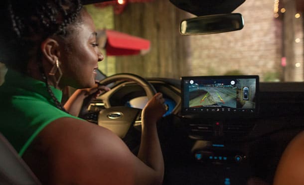 Ford Escape Hybrid 2023, with Camera System on the front, side and rear. Discover them!