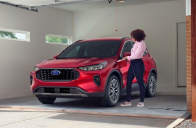 The 2023 Ford Escape Hybrid SUV with 2.5L Plug-In Hybrid I-4 Engine
