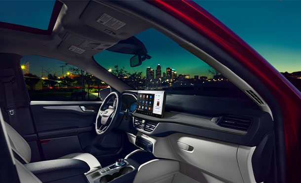 Ford Escape 2025 features sporty interiors and modern finishes