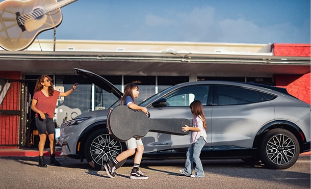 Discover the E-Latch Opening System of the 2024 Ford Mustang Mach-E Electric SUV