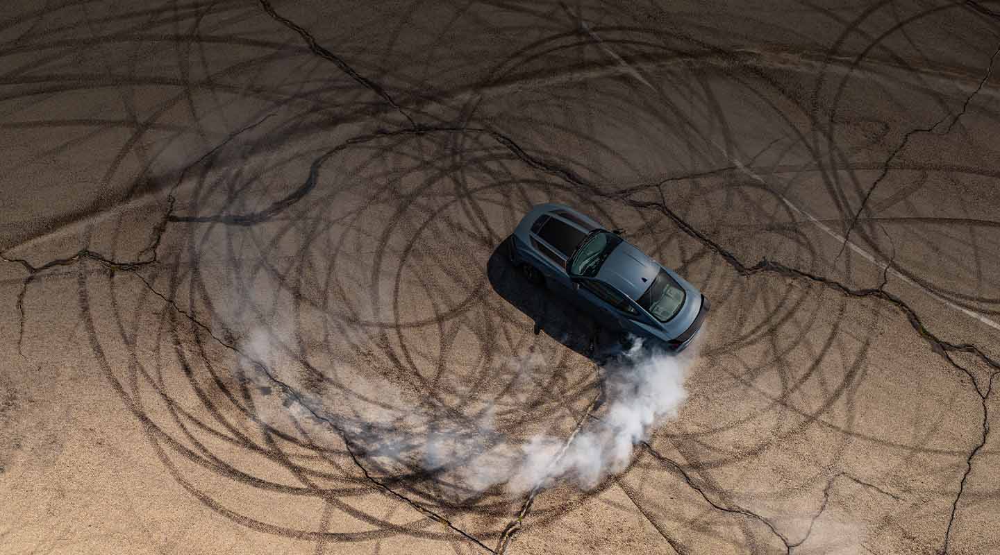 Ford Mustang Dark Horse 2025, sports car with v8 and Remote Rev function