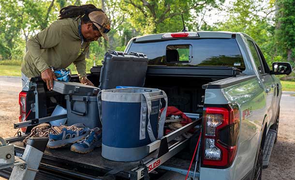  Ford Ranger can handle all types of terrain thanks to its suspension and 4x4 traction. 