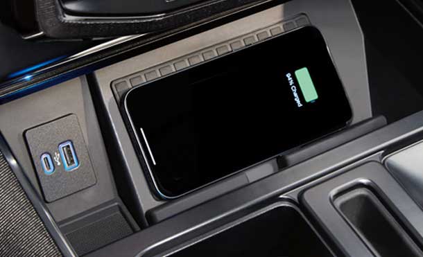 2024 Ford F-150 equipped with Wireless Charger for Smartphones