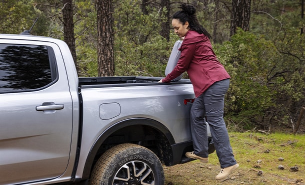 Discover the Exterior Details of the New Design of 2024 Ford Ranger, Pickup 4x4 Off-Road