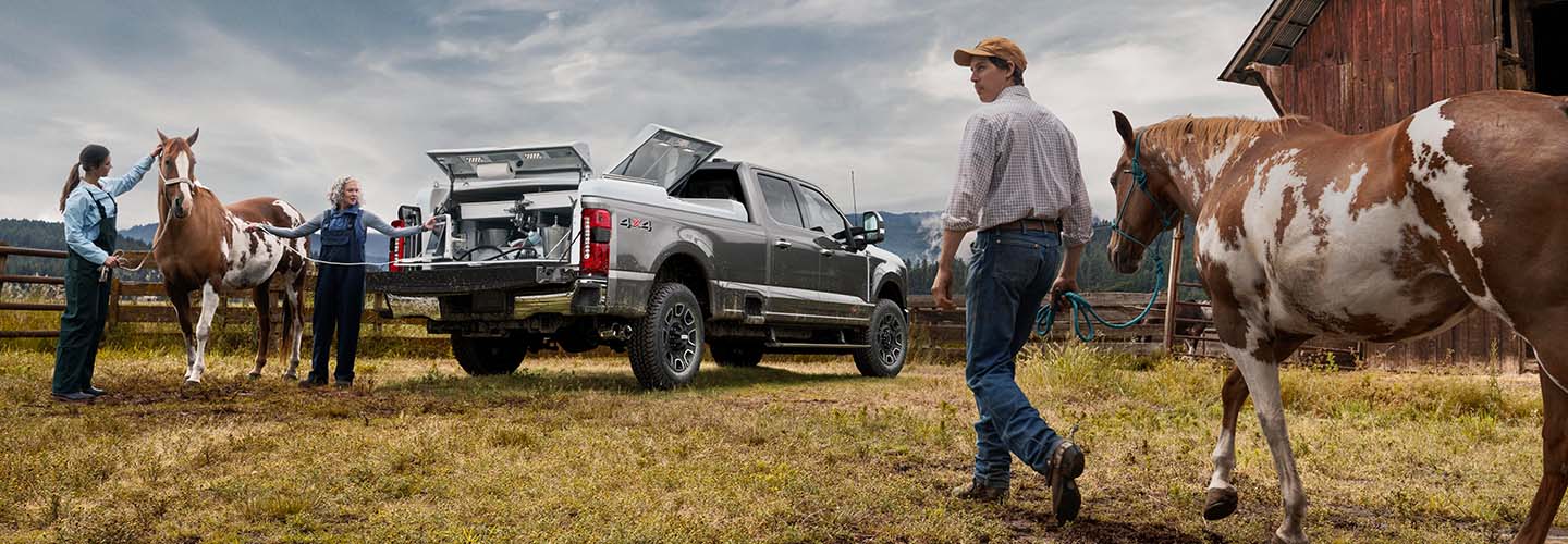 Discover Ford Super Duty F250 2024, the Great Performance Pickup at Work