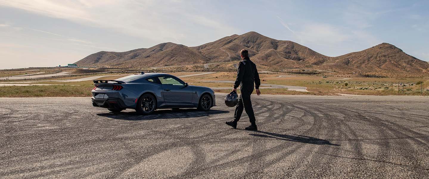 Descubre el Asombroso Desempeño de Ford Mustang Dark Horse 2025 con su Potente Motor V8