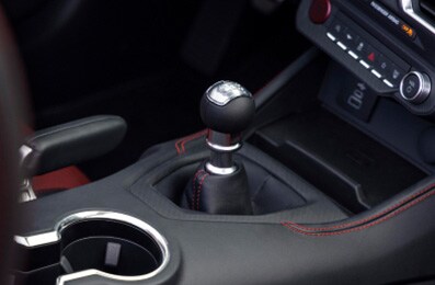 Nuevo Ford Mustang 2025: Equipado con Transmisión Manual de 6 Velocidades. Descúbrelo