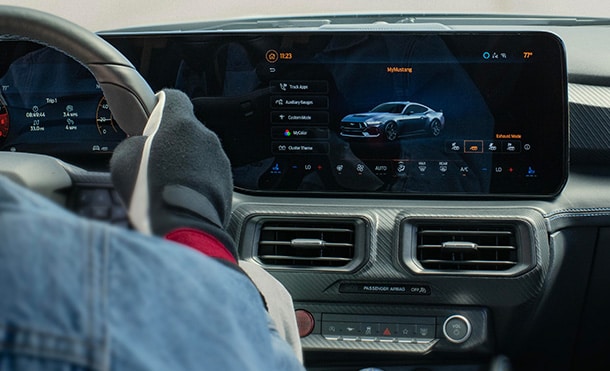 Descubre Track Apps equipada en Ford Mustang 2025 el Auto Deportivo de Gran Tecnología