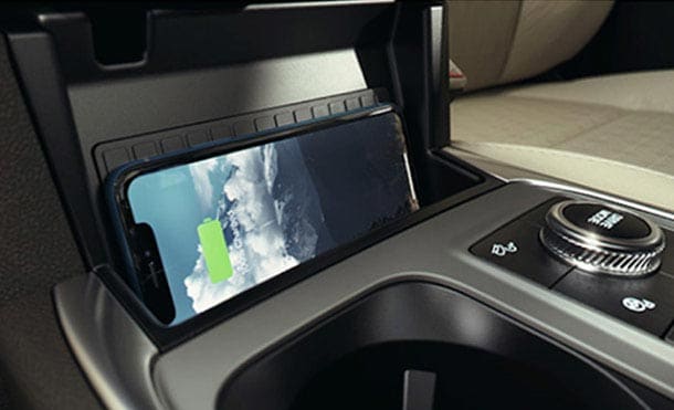 Ford Explorer 2023 con Cargador Inalámbrico sin necesidad de cables. ¡Descúbrelo!