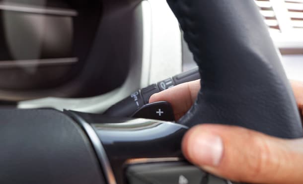 SelectShift con Paletas de Cambio equipado en Ford Explorer 2023, la SUV de Gran Desempeño