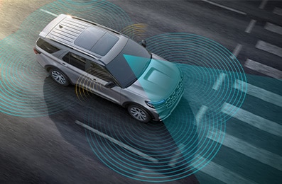 Descubre la Asistencia en Faros Delanteros con Luz Alta Automática equipada en Ford Explorer 2025