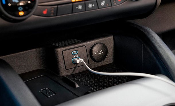 Descubre la Tecnología de Ford Bronco Sport, el Vehículo Todoterreno equipado con dos puertos USB