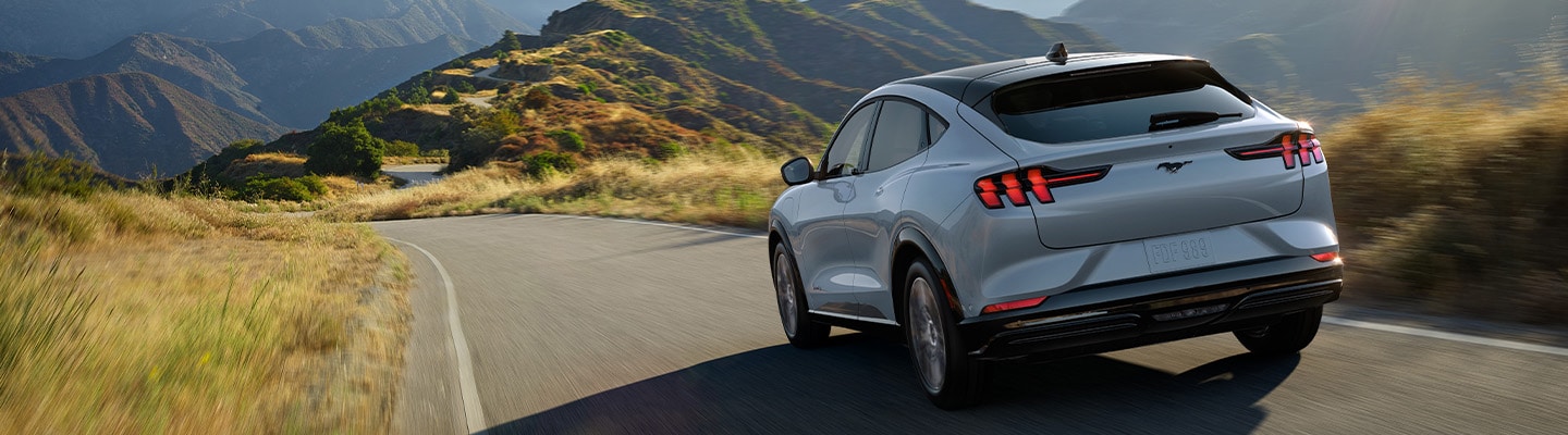 Ford Mustang Mach-E GT 2024 de 0 a 60 MPH en 3.8 Segundos. ¡Descúbrela!