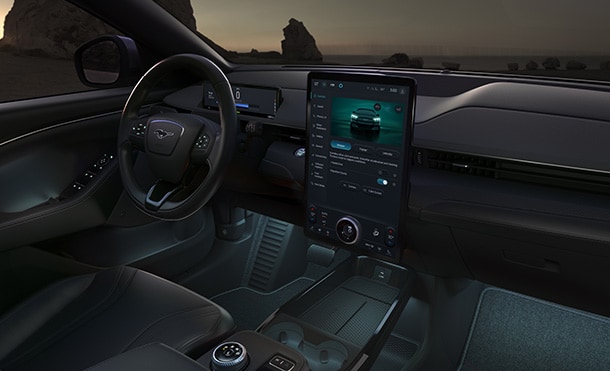 Descubre cómo el Sistema SYNC4 hace cada viaje más placentero en Ford Mustang Mach-E 2024