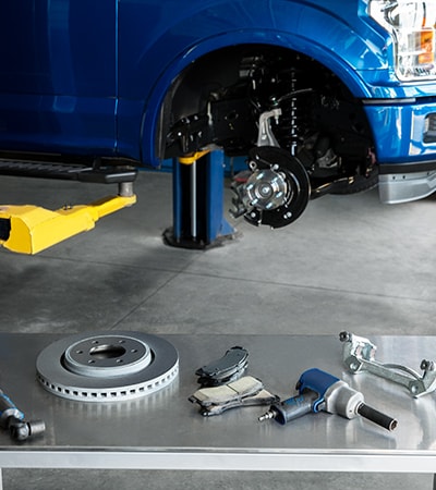 Servicio de gomas y ruedas en taller Ford