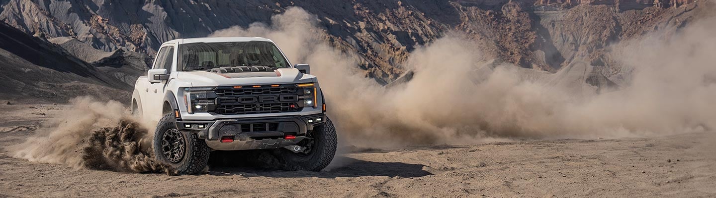 Ford Raptor y Raptor R 2024: la Pickup de Increíble Desempeño para los Terrenos más Difíciles