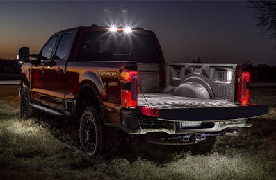 La Pickup de Trabajo Ford Super Duty 2022 tiene Carrocería de Aleación de Aluminio Grado Militar
