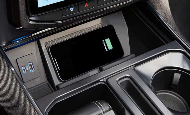 Ford F-150 2024 con Cargador Inalámbrico para Dispositivos Móviles. ¡Descúbrelo!
