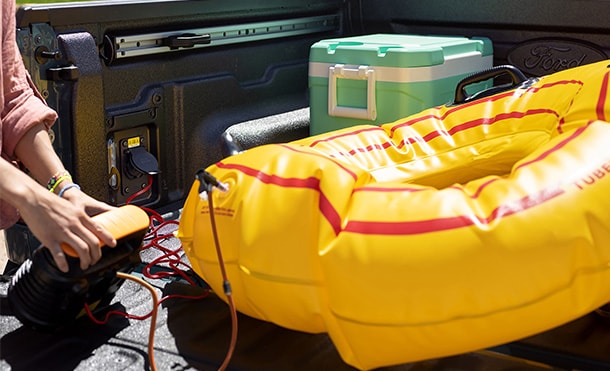 Ford Maverick 2025 permite conectar dispositivos electrónicos